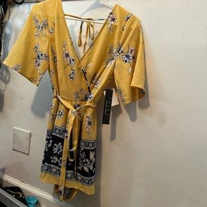 NEW Trixxi romper, size xs